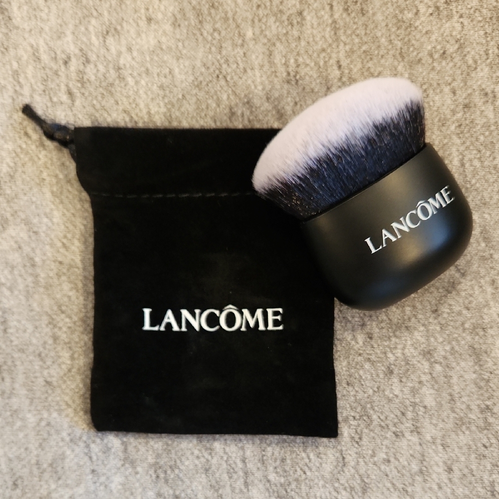 Lancôme Kabuki Brush & Bag